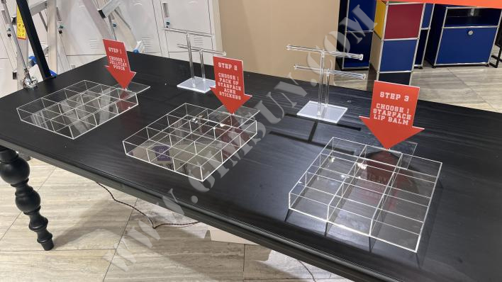 櫥窗製作,展示道具,櫥窗道具,櫥窗展示,櫥窗道具製作,櫥窗製作廠家,櫥窗道具廠家,櫥窗道具設(shè)計(jì),櫥窗展示道具,展示道具設(shè)計(jì),展示道具廠，商場(chǎng)美陳，店鋪陳列