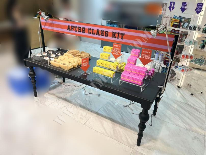 櫥窗製作,展示道具,櫥窗道具,櫥窗展示,櫥窗道具製作,櫥窗製作廠家,櫥窗道具廠家,櫥窗道具設(shè)計(jì),櫥窗展示道具,展示道具設(shè)計(jì),展示道具廠，商場(chǎng)美陳，店鋪陳列